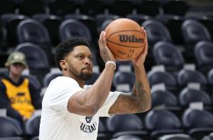 在对手快速 在对手快速